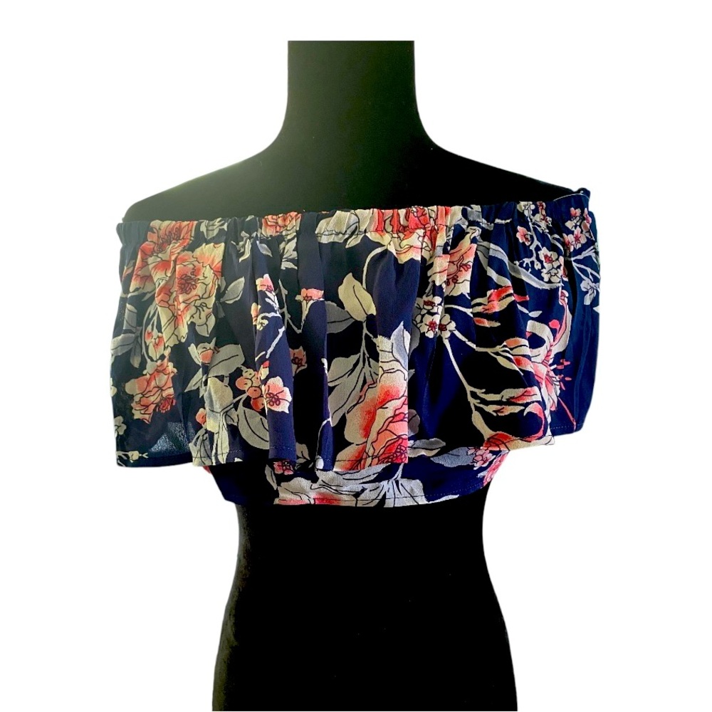 Off the shoulders crop top with ruffle overlay and back zipper